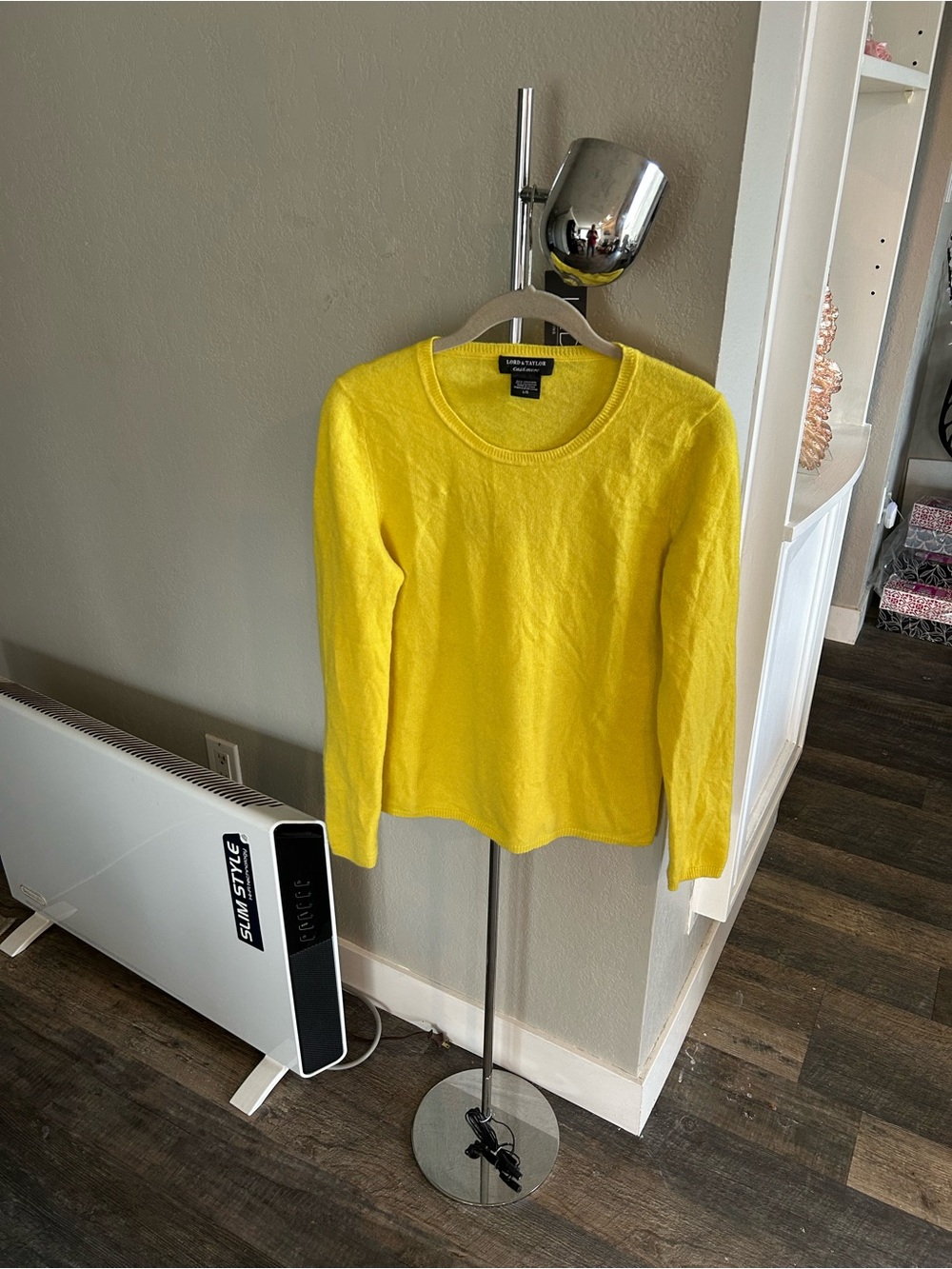 Lord & Taylor Bright Yellow Cashmere Long Sleeve Crewneck Sweater